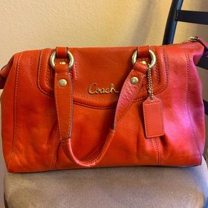 Coach outlet bag. Like new, only used a few times.